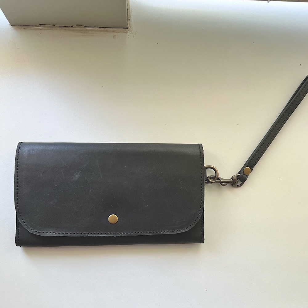 Able Mare Phone Wallet